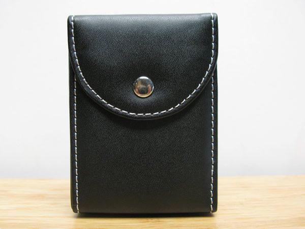 eastriverpoker.com - Les accessoires pour jeux de cartes , etuis carte de coupe - Etui Frontal pour Jeu de Cartes en Simili Cuir Noir eastriverpoker.com - Les accessoires pour jeux de cartes , etuis carte de coupe - Etui Frontal pour Jeu de Cartes en Simili Cuir Noir
